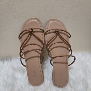 Old Navy Stylish Tan Sandals Slippers Size 10